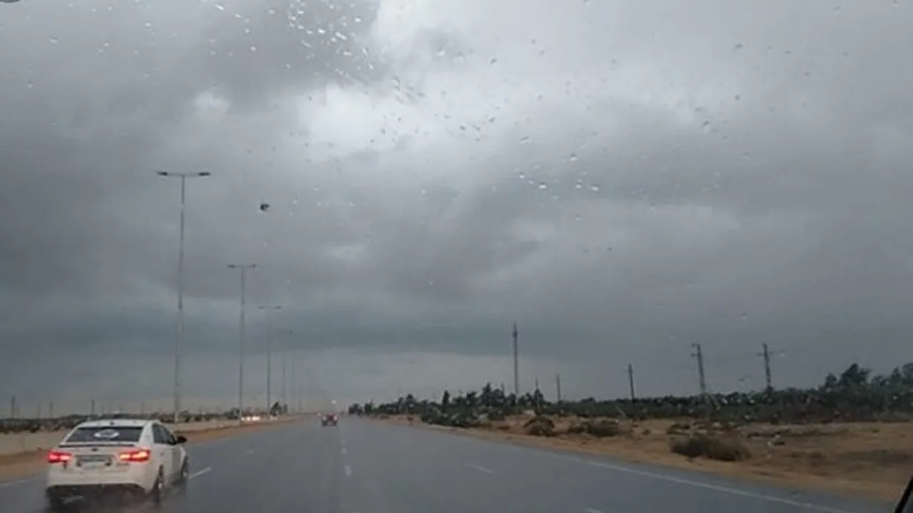 توقعات الأرصاد بانخفاض الحرارة إلى 3 درجات مئوية مع هبوب رياح قوية وأمطار متفرقة